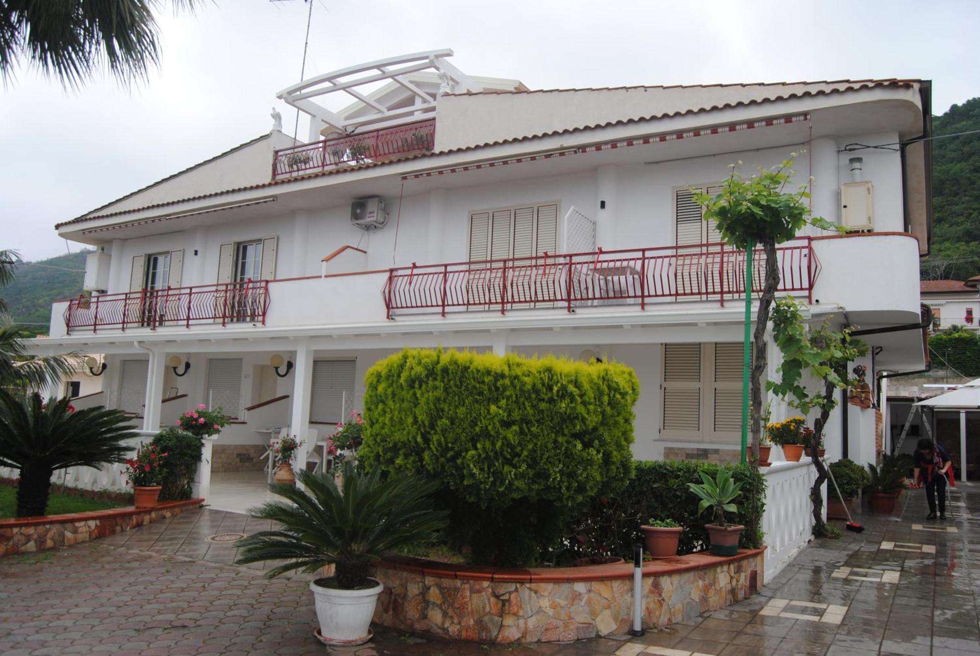 Santa Venere Apartments "Parcheggio Privato" Ricarica Auto Elettriche Tropea Bagian luar foto